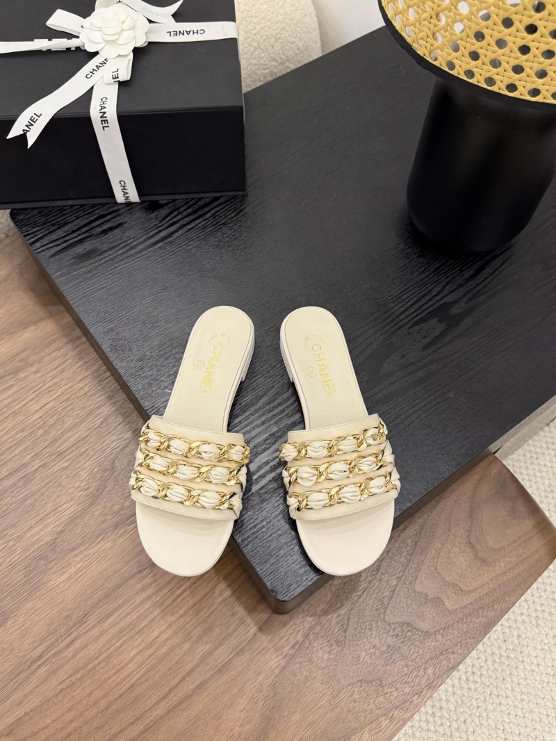 Ch**el slippers